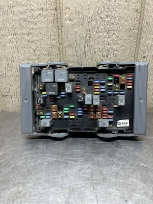 10-14 Chevy/GM Cadillac Escalade Tahoe Fuse Box Relay Unit Module - Image 1 of 4