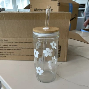 4 Daisy Glass Beer Can Glass 24oz with Bamboo Lid and Straw Tumbler Cup - Picture 1 of 3