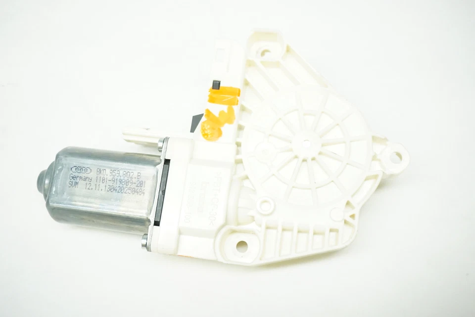 2013-2018 AUDI S7 ПАССАЖИРСКОЕ ПЕРЕДНЕЕ СТЕКЛО МОТОР - Изображение 1 из 2