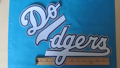 * 1  OFFICIAL RARE LOS ANGELES DODGERS JERSEY MLB BASEBALL PATCH CREST SET .* Cover