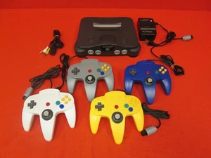 Nintendo 64 System Videospielkonsole mit 4 Controllern Sehr Gut 9410 - Bild 1 von 4