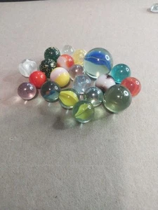 Lot Of 10 Vintage Glass Marbles.  Various Colors, Shapes, Sizes. - Picture 1 of 11
