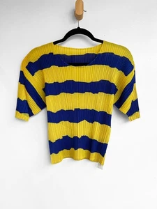 ISSEY MIYAKE Plissee Please gelb blau gestreift Plissee Poly Kurzarm Bluse 3 - Bild 1 von 3