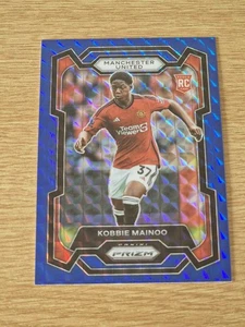 #38 Kobbie Mainoo 2023-24 Panini Prizm Premier League Blue Mosaic Prizm RC MAN U - Imagen 1 de 2