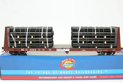 Athearn HO Scale NS Norfolk Southern 60' Bulkhead Flat Car w/Pipe Load NOS - Image 1 of 4