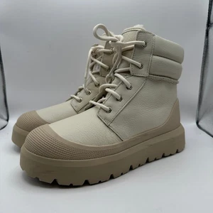 UGG Neumel High Herren 8 Wetter Hybrid Leder Stiefel Birke/Weiß 1158208 - Bild 1 von 6
