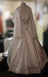 demetrios wedding gown - Picture 1 of 6