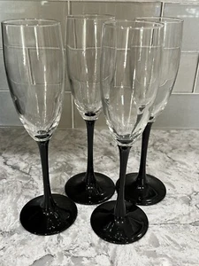 Set of 4 Luminarc 1970s Black Stemmed Champagne Flute Glasses France Barware VTG - Picture 1 of 4