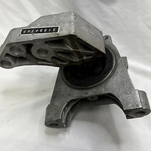 OEM Giulietta Right Engine Mount Fits 2015 Alfa Romeo (51894348) - Picture 1 of 16