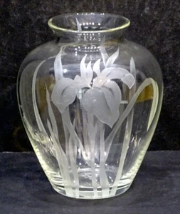 DOROTHY TORPE Vintage MID-CENTURY MODERN Sandblasted IRIS FLOWER Glass Vase MCM - Picture 1 of 3