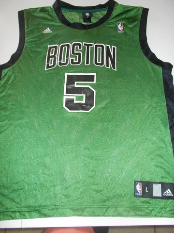 Boston Celtics Official NBA Adidas Jersey #5 Garnett Adult Size L Cover