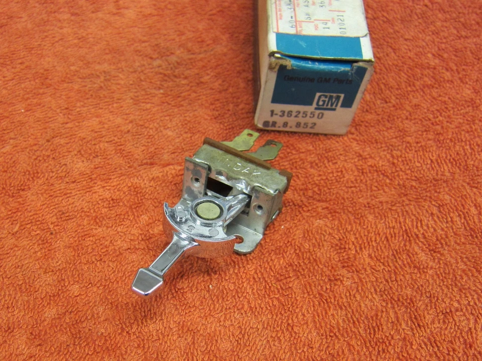 Nuevo de Lote Antiguo 1975 1976 1977 Chevrolet Monza Calefactor Soplador Interruptor 362550 GM Foto 1 de 2