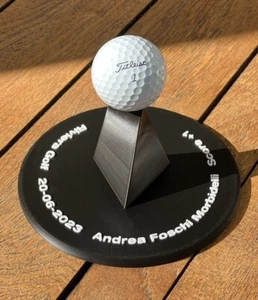 Stand Personalizzabile per Pallina da Golf | Aggiungi la Tua Scritta in Rilievo! - Foto 1 di 3