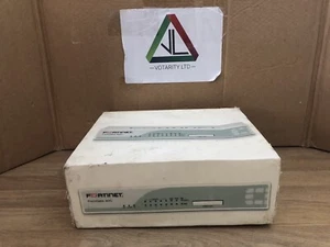 Fortinet FortiGate-50C Firewall Appliance mit UK Netzteil Fortinet FG-50C - inkl. MwSt. - Bild 1 von 8