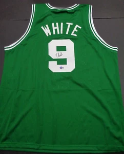 Maglietta Derrick White Boston Celtics Autografata Stile Personalizzato Beckett - Foto 1 di 3