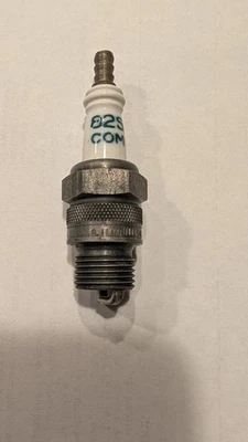 One Vintage NOS AC Spark Plug AC 82SCOM - Image 1 of 4