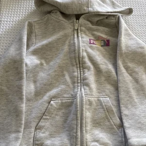 Kids PUMA zip up grey Hoodie, Size 6 Pre-Owned - Picture 1 of 9