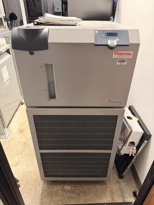 Thermo Fisher Scientific / Neslab Thermoflex 10000 Recirculating Chiller  - Image 1 of 4