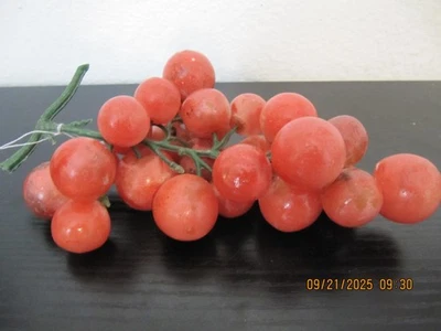 Uvas rojas antiguas italianas de alabastro fruta de piedra uvas de alabastro Foto 1 de 2