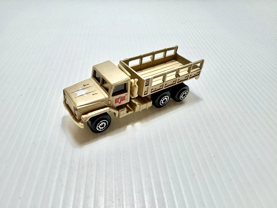 Camión de transporte de tropas Maisto GI Joe M-923 A1 de 6 ruedas beige en muy buena condición Foto 1 de 4
