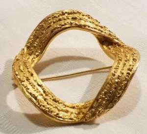Vintage Brooch Pin Golden Ribbon Wave Gold Toned Metal Fashion Jewelry - Picture 1 of 6