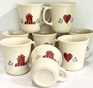 TAZZINE DA CAFFÈ VINTAGE CORNING WARE CORELLE HOMETOWN TAZZE CUORE ROSSO CASA Set di 8 - Foto 1 di 9