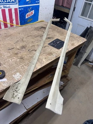 OEM 1973-1991 Chevy GMC Suburban Crew Cab White Headliner Interior Trim 462422 - Image 1 of 4