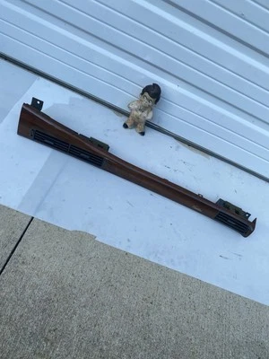 01 凯迪拉克 EL DORADO 等右乘客前木纹装饰。 带饰边 — 第 1/4 张图片