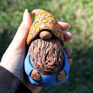 Wichtel Skulptur Figur Keramik Pottery Ton Volkskunst primitiv NEU Handarbeit - Bild 1 von 3