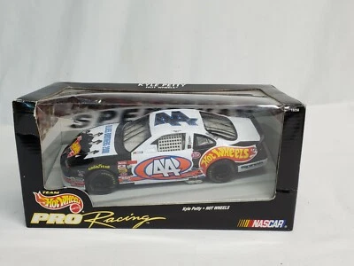 Hot Wheels Pro KYLE PETTY #44 BLUES BROTHERS Grand Prix 1:24 Diecast #19256 NEW - Image 1 of 4