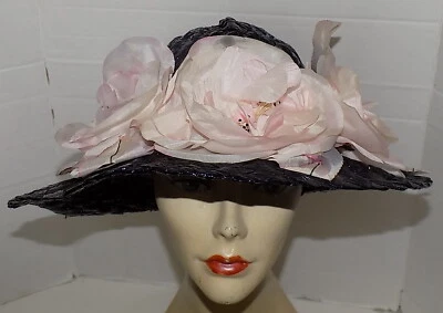 Chapéu de palha vintage anos 50 azul marinho celofane aba larga grandes rosas rosa - Imagem 1 de 4