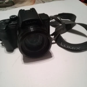 Panasonic Lumix DMC-FZ20 60x Zoom 16.1 MP Digital TESTED & WORKING! - Picture 1 of 6