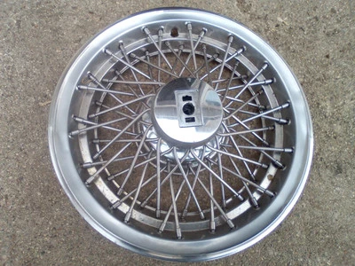 (1) Cubierta de rueda tapacubos de radios de alambre Oldsmobile Cutlass Supreme 1981-1988 OEM 14" Foto 1 de 4