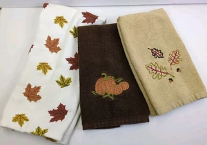 Lot Of 3 Fall Autumn Theme Hand Towels Brown Leaves Cotton Blend - Picture 1 of 9