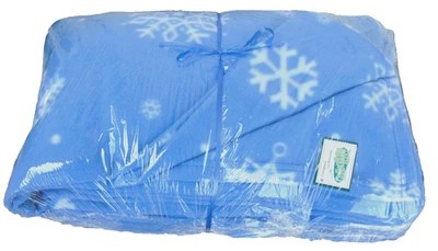 COLLECTIONS ETC. FLEECE BLUE WHITE SNOWFLAKE BLANKET TOSS BEDSPREAD THROW 107X93 - Image 1 of 4