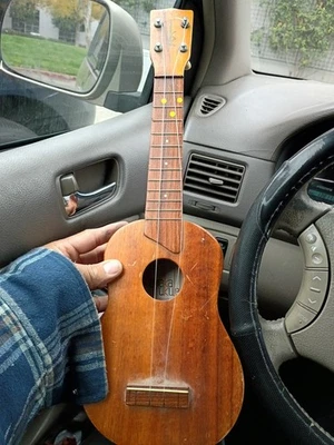 Ukelele soprano Kamaka vintage marca blanca Foto 1 de 4
