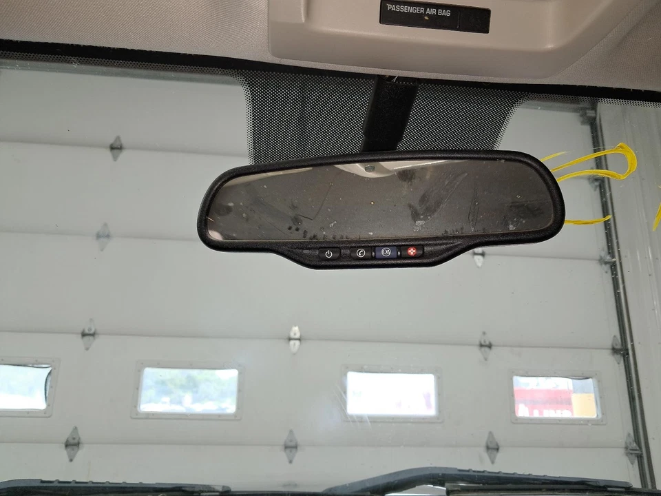 Used Front Center Interior Rear View Mirror fits: 2009 Chevrolet Silverado 1500 - Image 1 of 4