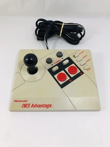 Nintendo NES Advantage Joystick Controller NES-026 testato funzionante (dissolvenza giallastra) - Foto 1 di 10