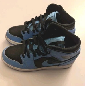 Nike Air Jordan 1 Mid - University Blue/Black - 5Y - DQ8423-401 - Youth Boys - Picture 1 of 9