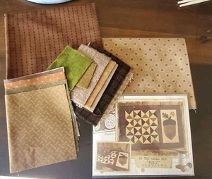 By Thy Hands Bom August Wanddecke Muster Kit Eichel und Blatt Stern - Bild 1 von 3