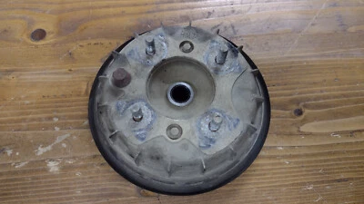 Tambor de freno delantero Honda Foreman 400 2002 OEM con buje 45710-HM5-930 44610-HM5-A80 Foto 1 de 4