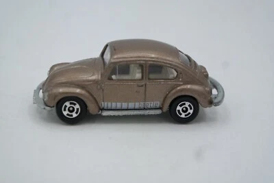 De colección TOMICA 100 Volkswagen Beetle VW Bug 1200 LSE 1/60 Tomy Suelto Casi Nuevo Foto 1 de 4