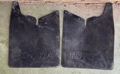 Juego de guardabarros delanteros 4x4 diestro y izquierdo Toyota Pickup SR5 1979-1983 OEM Foto 1 de 4