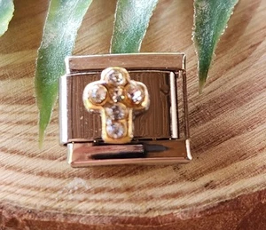 Goldfarbenes Kreuz mit Steinen Christlicher Glaube Italian Charm 9mm Armband Glieder - Bild 1 von 2