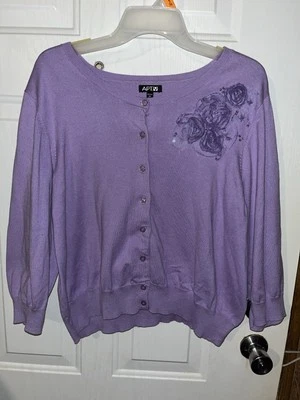 Cárdigan suéter Apt 9 para mujer con botones adornado con apliques rosas talla 2X Foto 1 de 4