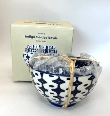 Juego de 3 cuencos apilables West Elm gres azul índigo blanco tie dye anidación Foto 1 de 4