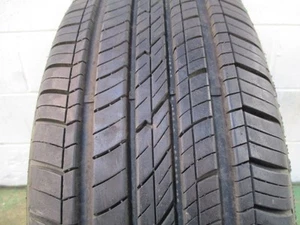 P235/65R17 Cooper CS5 Grand Touring 104 T Used 10/32nds - Picture 1 of 5