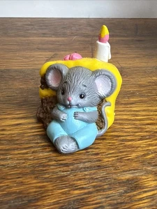 1984 Avon Mouse Cake Merry Messenger Pomette Happy Birthday 1.5" x 2" Figurine - Picture 1 of 7