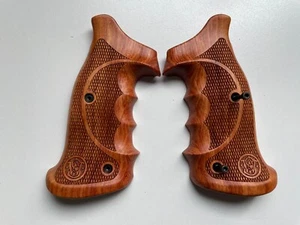 New Prof.Target Grips for S&W N FRAME ROUND BUTT Revolver; checker opened back - Picture 1 of 8