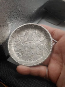 Vintage MCM Set Of 8 Everlast Forged Aluminum Coasters Dogwood Floral Embossed - Picture 1 of 4